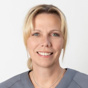 Tierärztin Dr. Jessica Strauß